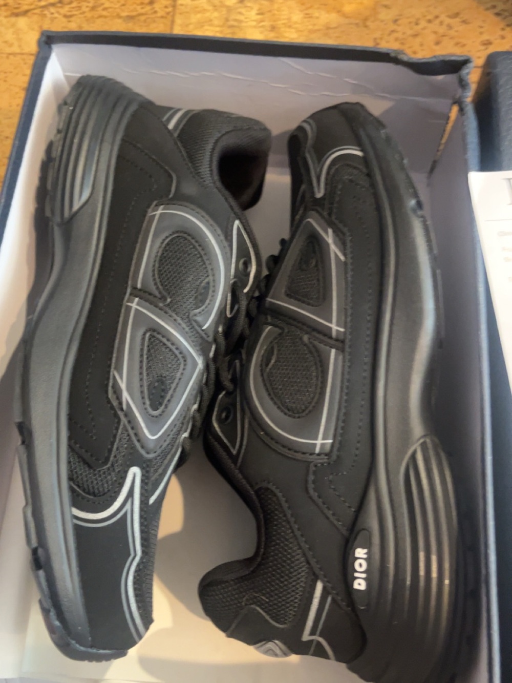 Dior Men’s Black Athletic Sneakers with Subtle Gray Accents - Picture 12 of 13